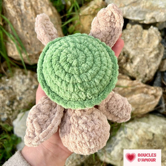 Tortue de mer beige et vert